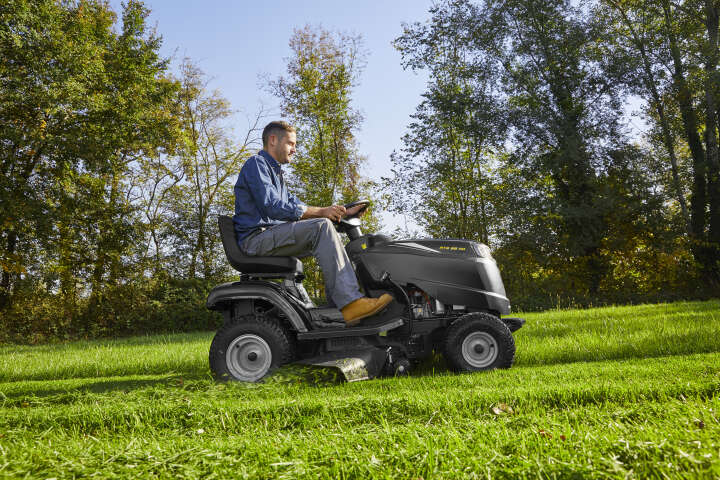 ALPINA Benzin-Rasentraktor AT3 98 HA